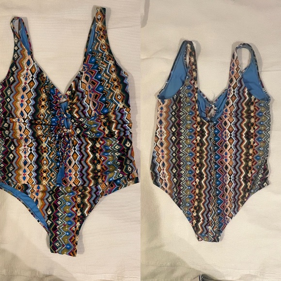 Plus Size Swimsuits in 3x (21 pieces) - Picture 4 of 8